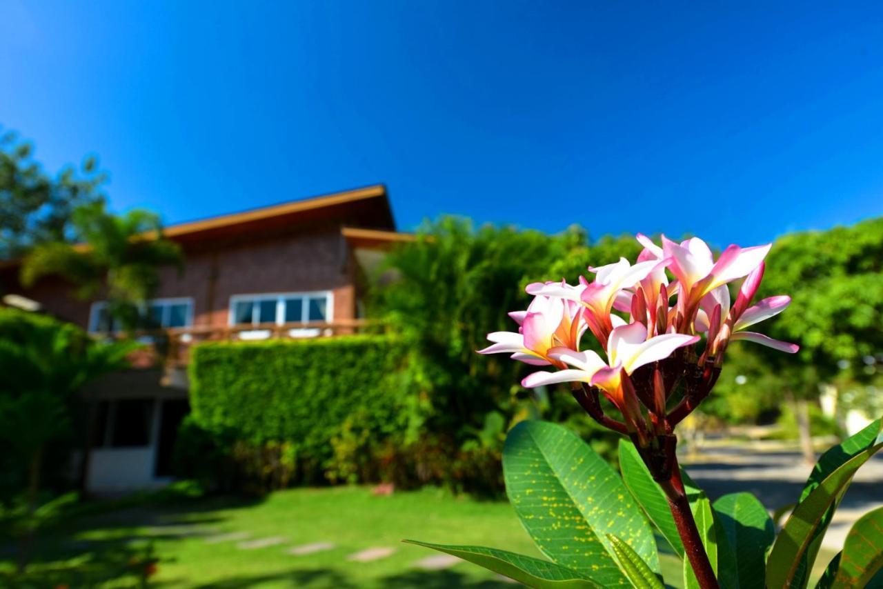 Theerama Cottage Suan Phueng Luaran gambar